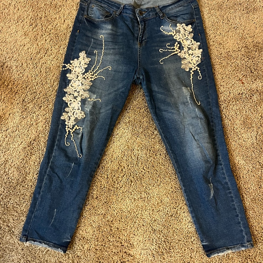 Elegant Embroidered Denim Jeans